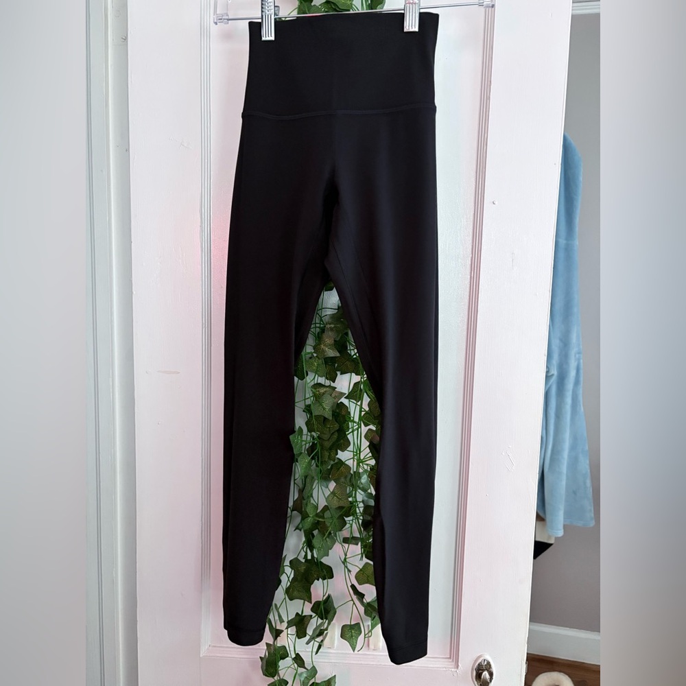 Lululemon Black Leggings 28’